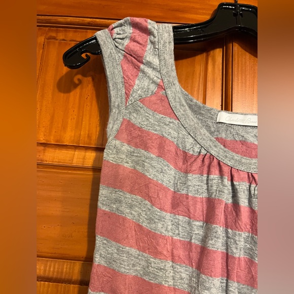 EUC Womens Medium Loose Fitting Tee - Picture 3 of 6